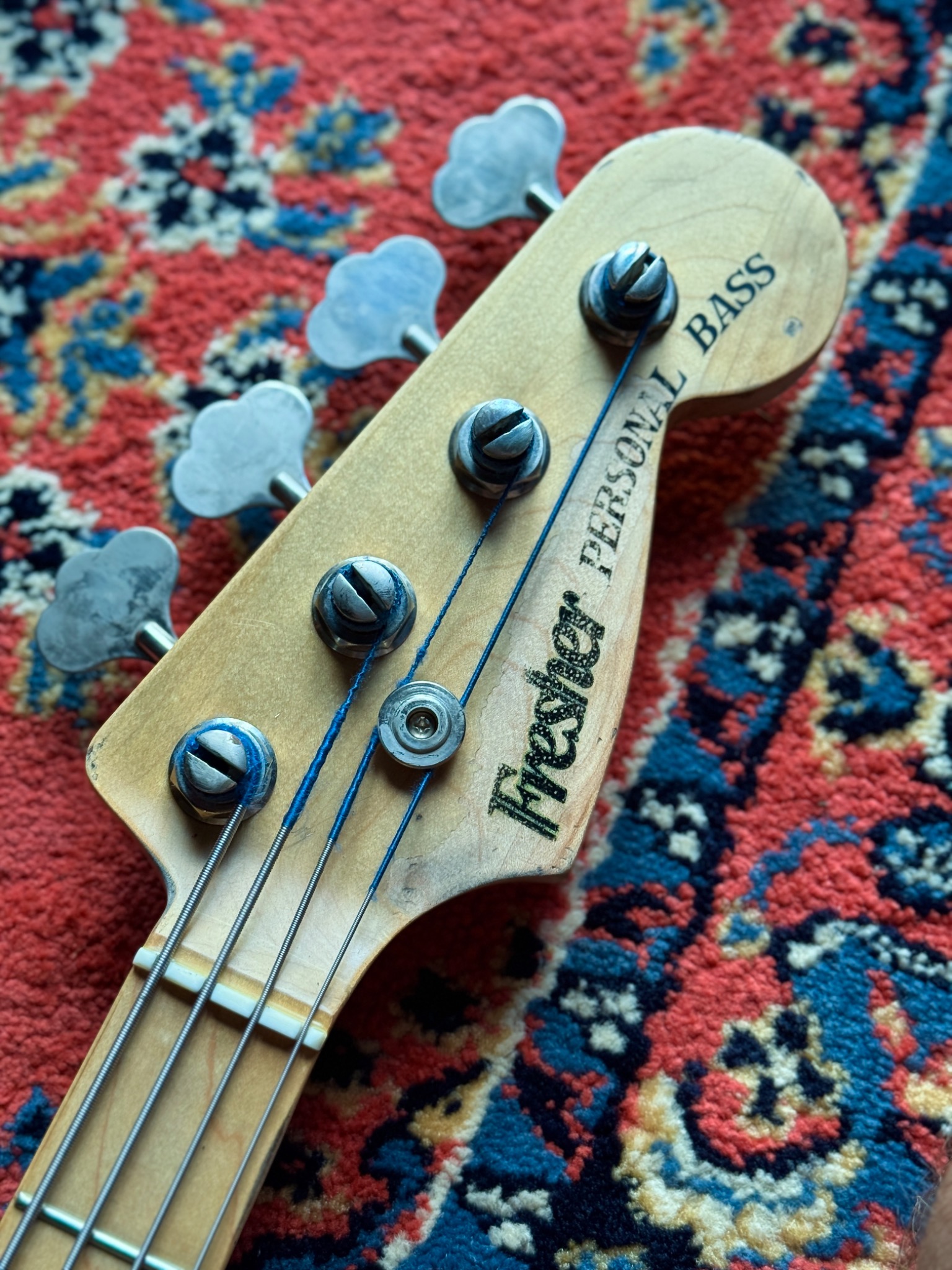 Fresher FP-360 headstock logo and front tuners