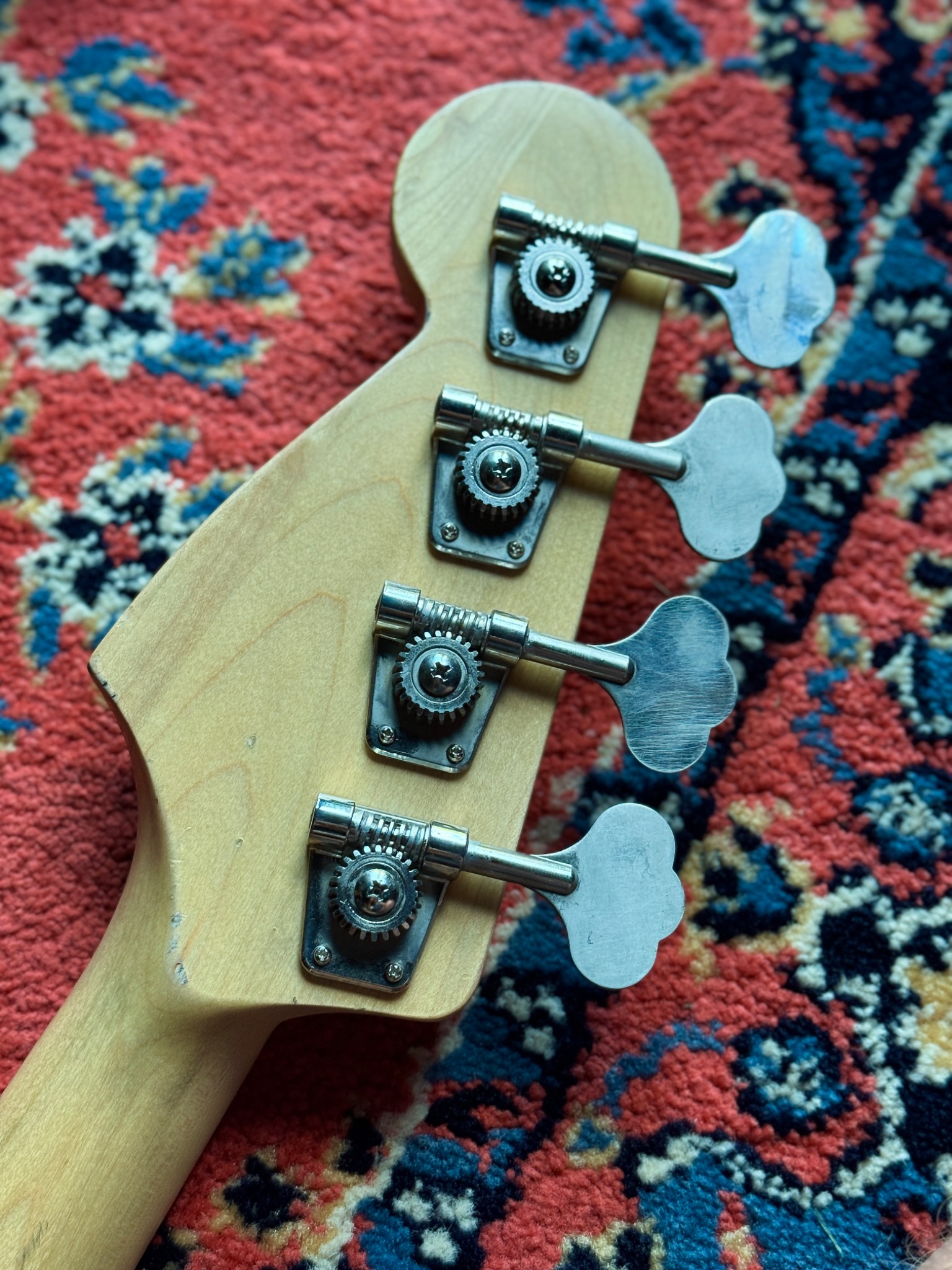 Fresher FP-360 rear headstock and tuner arrangement